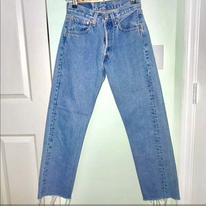 3 vintage Levi 501 jeans